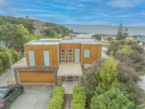 Cable Bay Retreat with Outdoor Bath Luxury